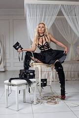 MODENA – ESCORT MISTRESS KATERIN