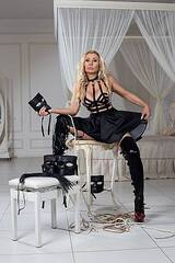 MODENA – ESCORT MISTRESS KATERIN